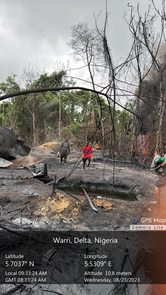 Nigerian Army Troops destroy illegal refinery in Delta State