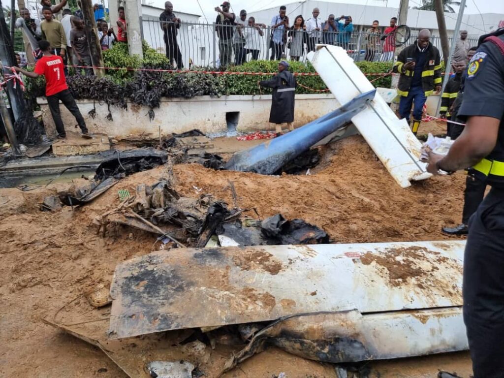 (UPDATED): 4 people rescued as Helicopter crashes in Lagos state