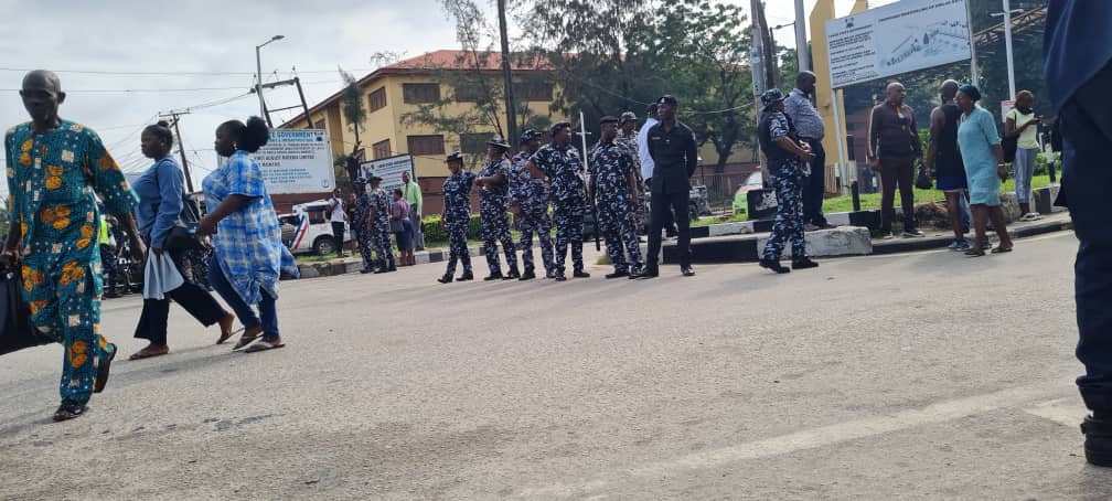 Security Officers disrupt planned protest of UNILAG students over hike in School Fees