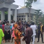 Drama as Minister of Works lock out workers for coming late