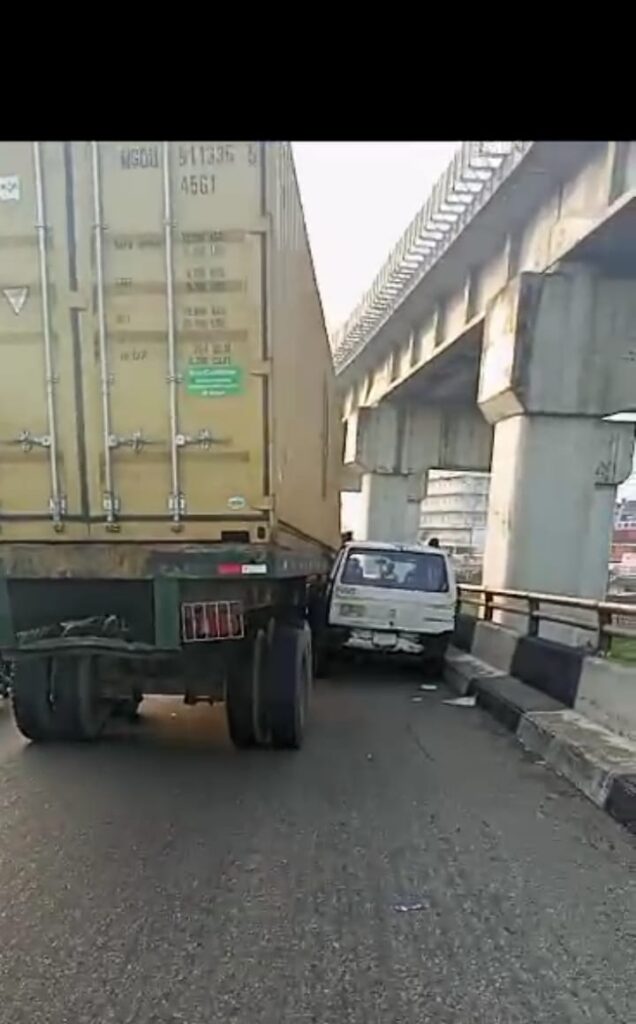 LASTMA rescues Passengers as Trailer crushes Commercial Bus in Marina