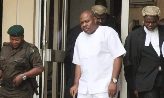 Nigerian Police Arrests Notorious Scammer, Fred Ajudua