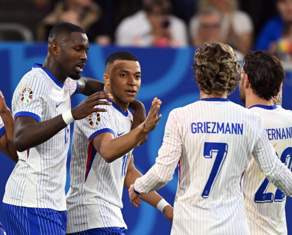 France beats Belgium 1 nil to book quarter final place