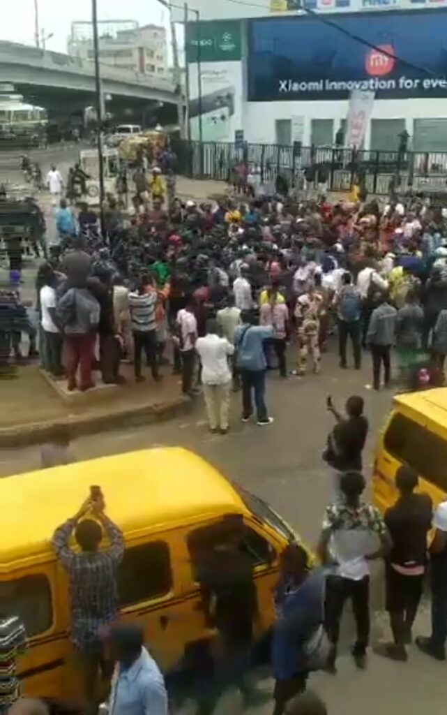 Lagos protesters mobilize at Ikeja under bridge for #EndBadGovernanceProtest