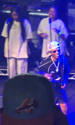 Wizkid Makes Surprise Cameo at Seyi Vibez’s London Concert