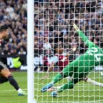 West Ham Stun Manchester United 2-1 with Late Penalty Winner