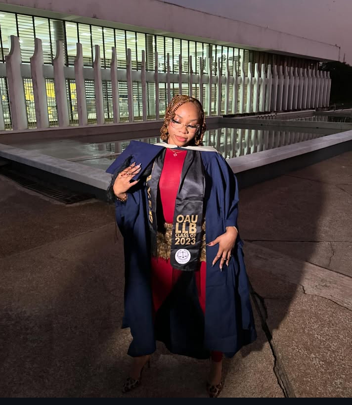 Singer Fave Graduates From Obafemi Awolowo University With Law Degree