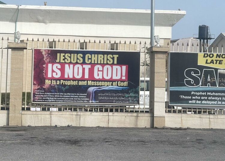 Controversial Banner Removed From Lekki Central Mosque After Public Outcry