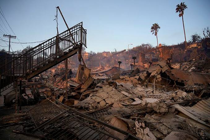 3.7 Magnitude Earthquake Hits California, Intensifying State’s Wildfire Crisis